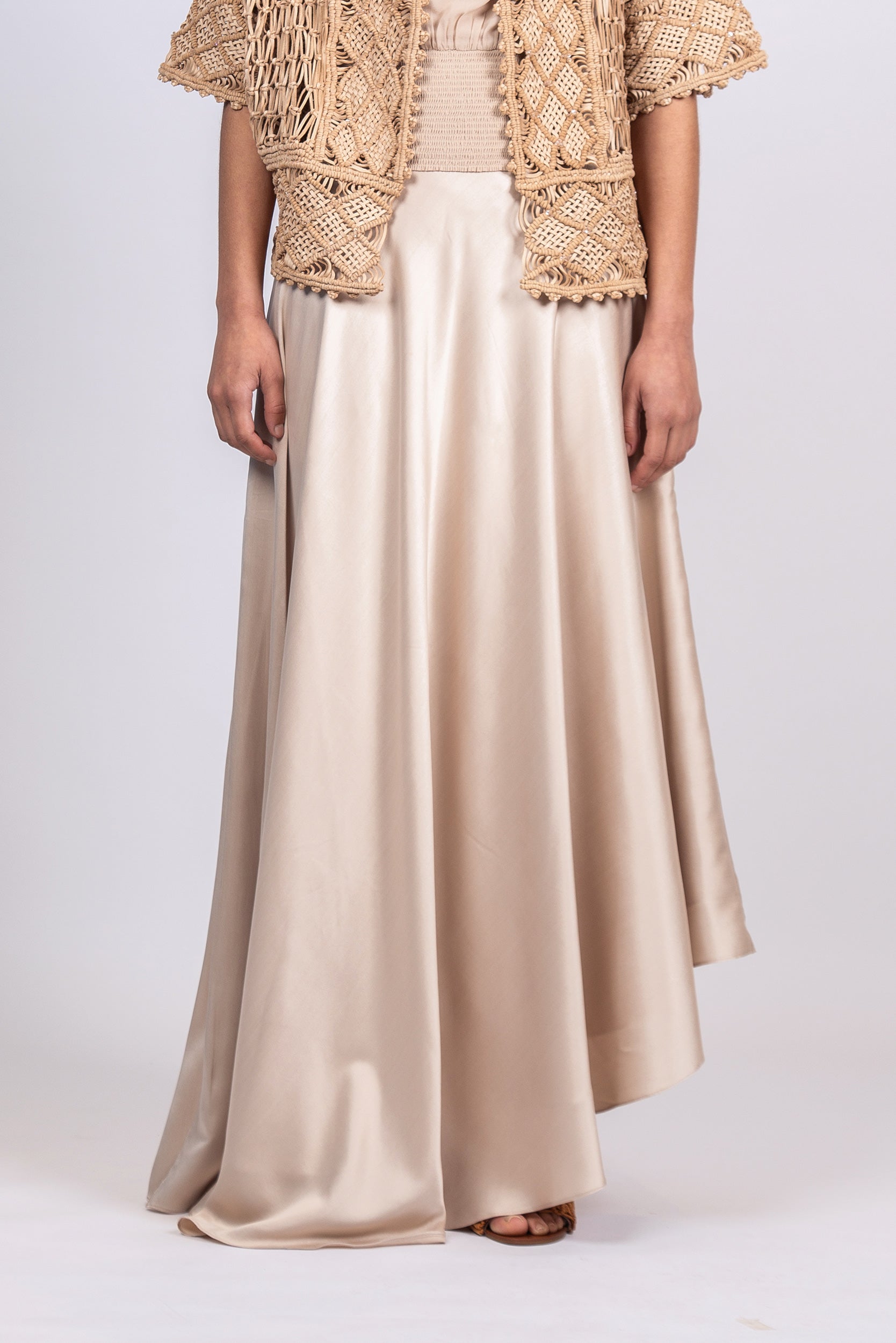 Mariani Skirt in Silver – Timeless asymmetrical silk skirt with a refined silhouette.