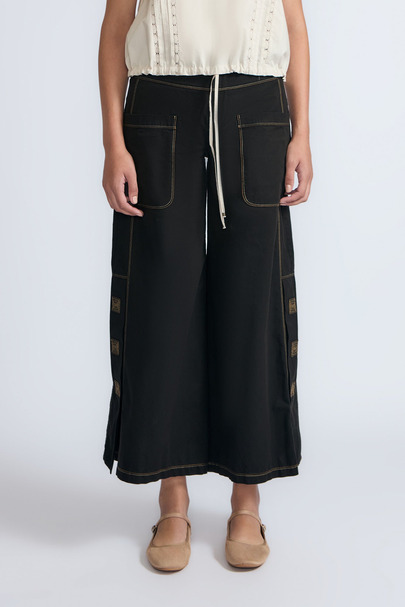 Aliana Pant | Black
