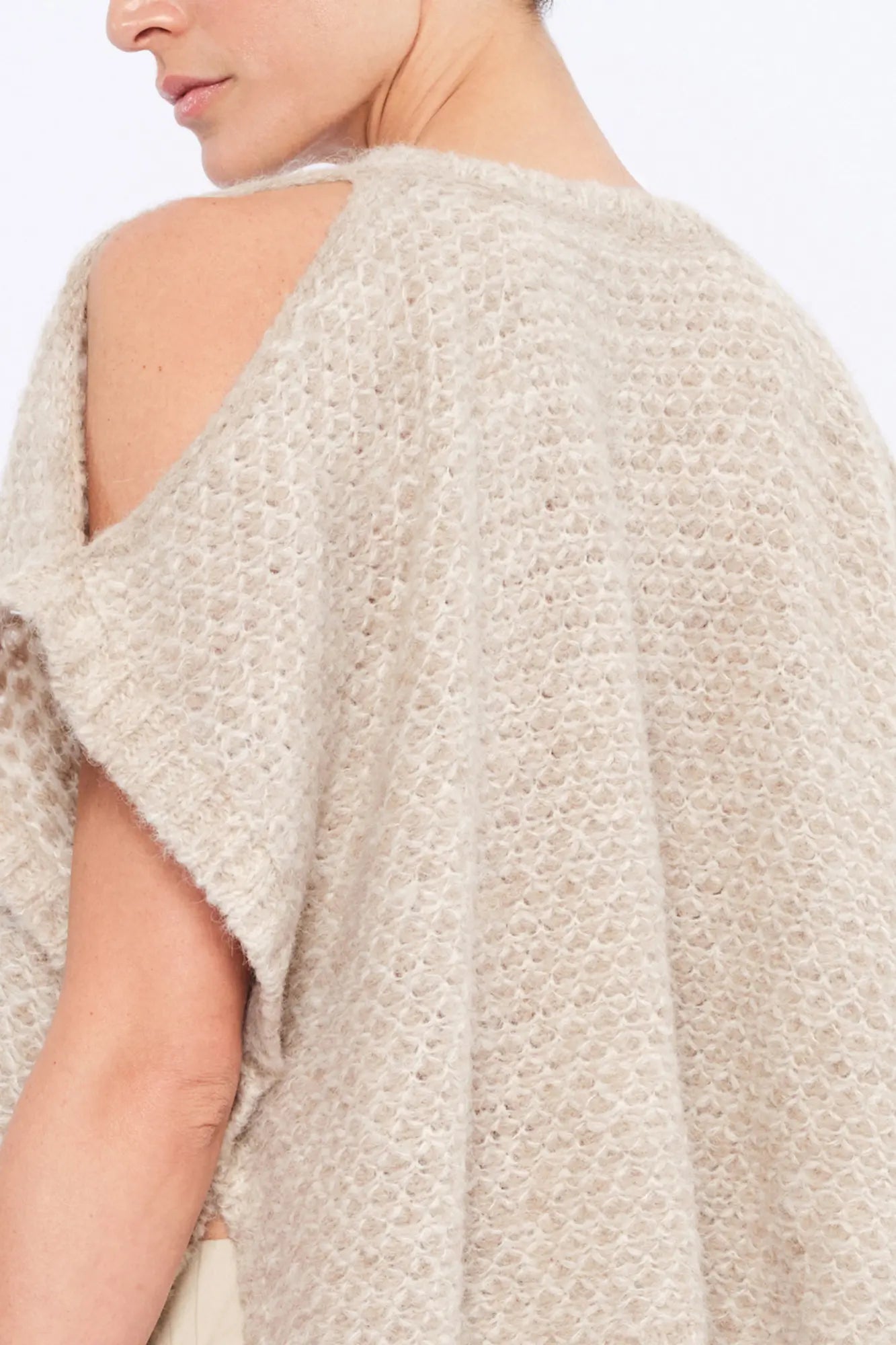Chelsea Openwork Alpaca Poncho | Beige Melange