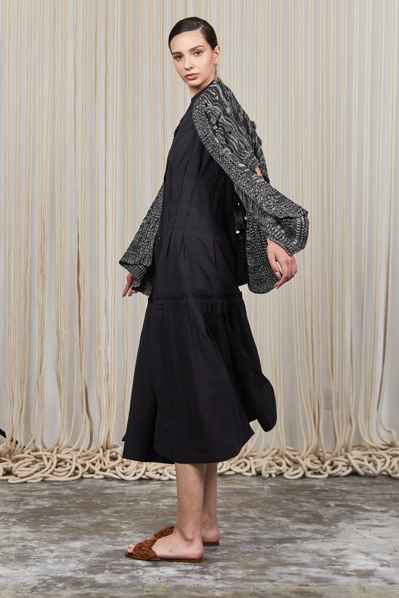 Dahlya Poncho | Black Melange