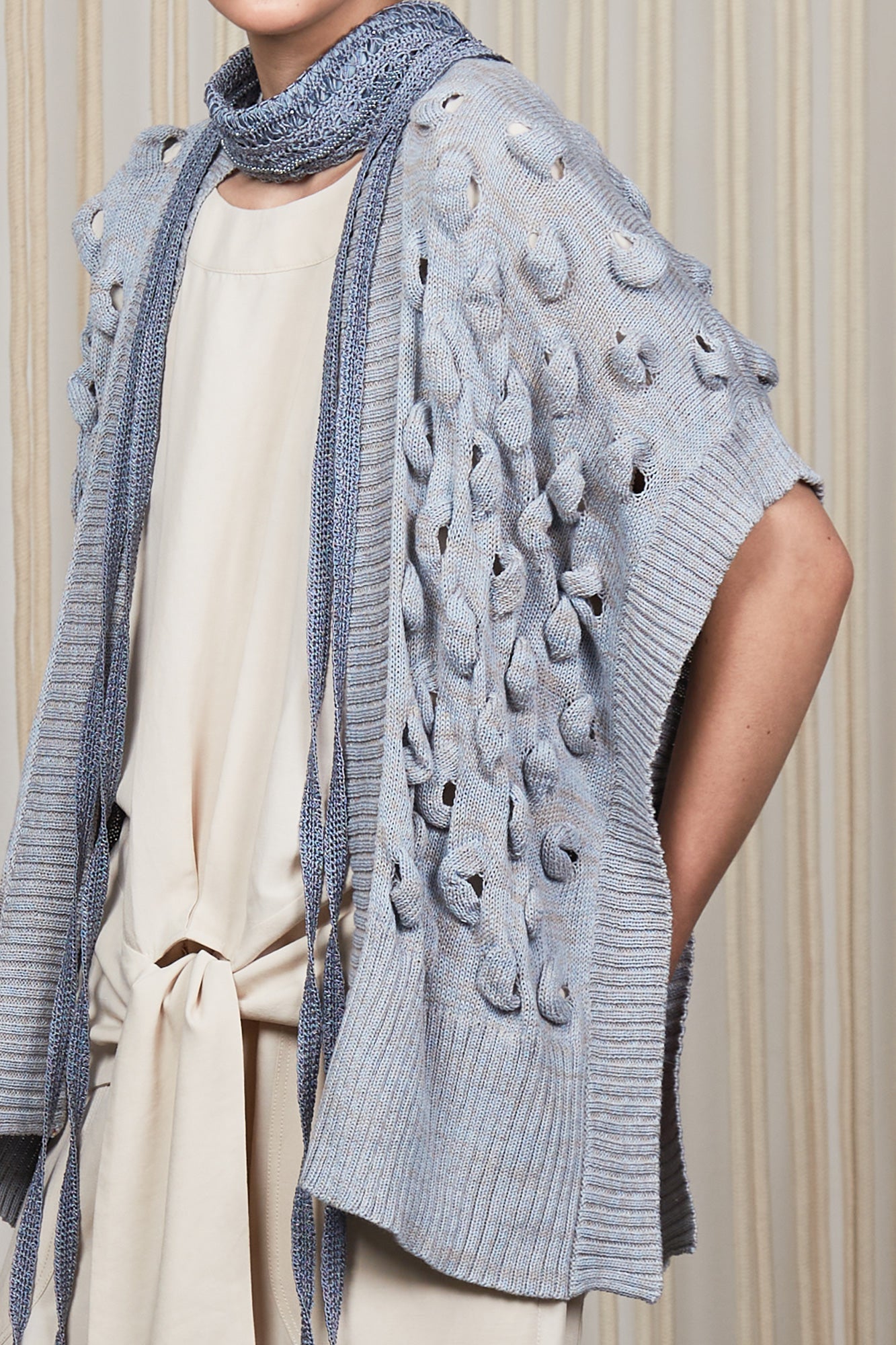 Dahlya Poncho in Silver Melange with batwing sleeves and chic woven hems