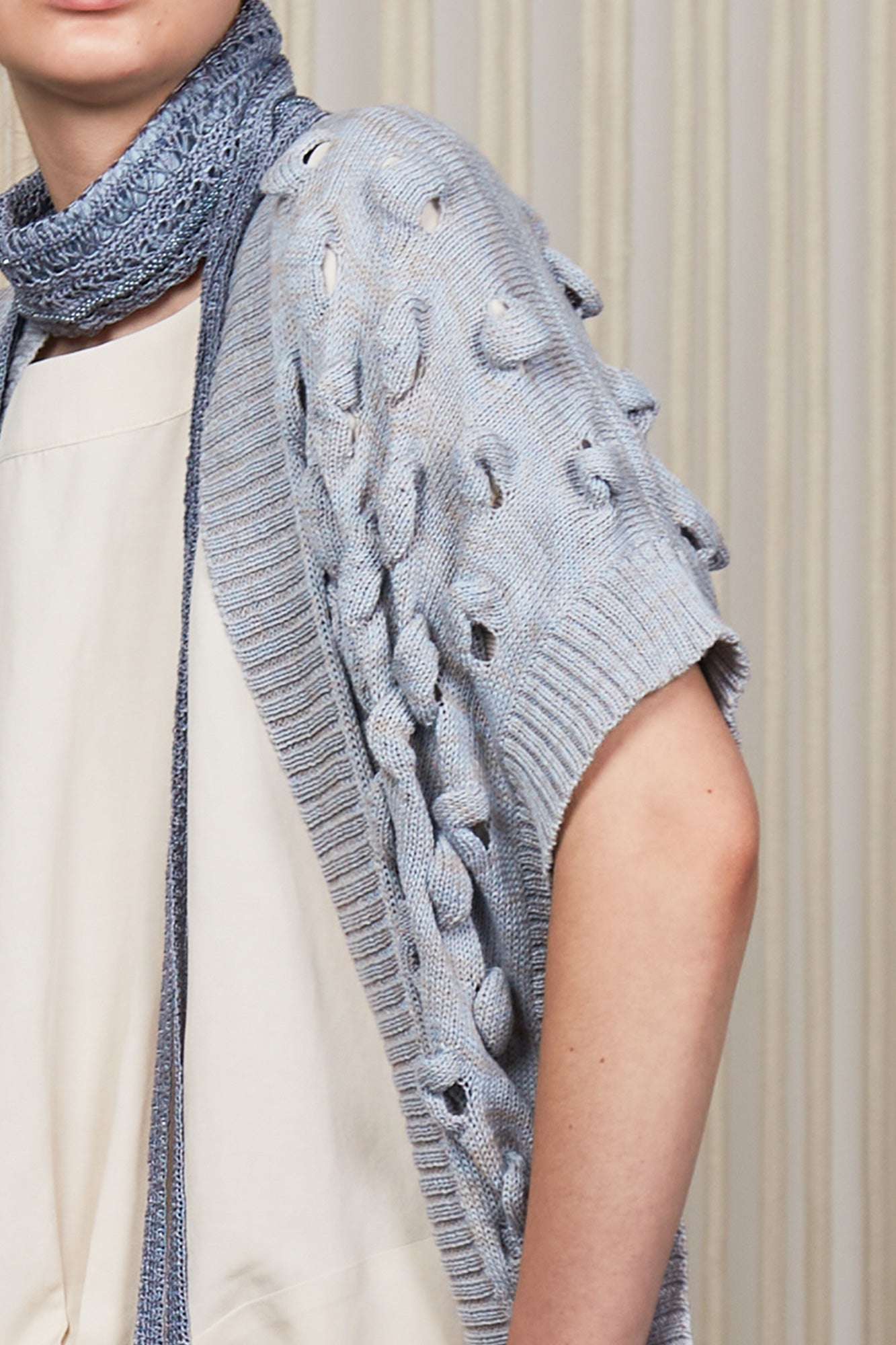 Dahlya Poncho in Silver Melange with batwing sleeves and chic woven hems