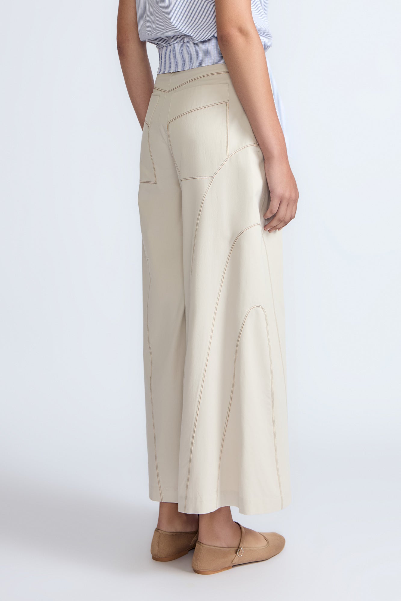 Kyla Pant in Prestine – 100% cotton palazzo pants with wide-leg silhouette and contrasting thread details on pockets and legs.