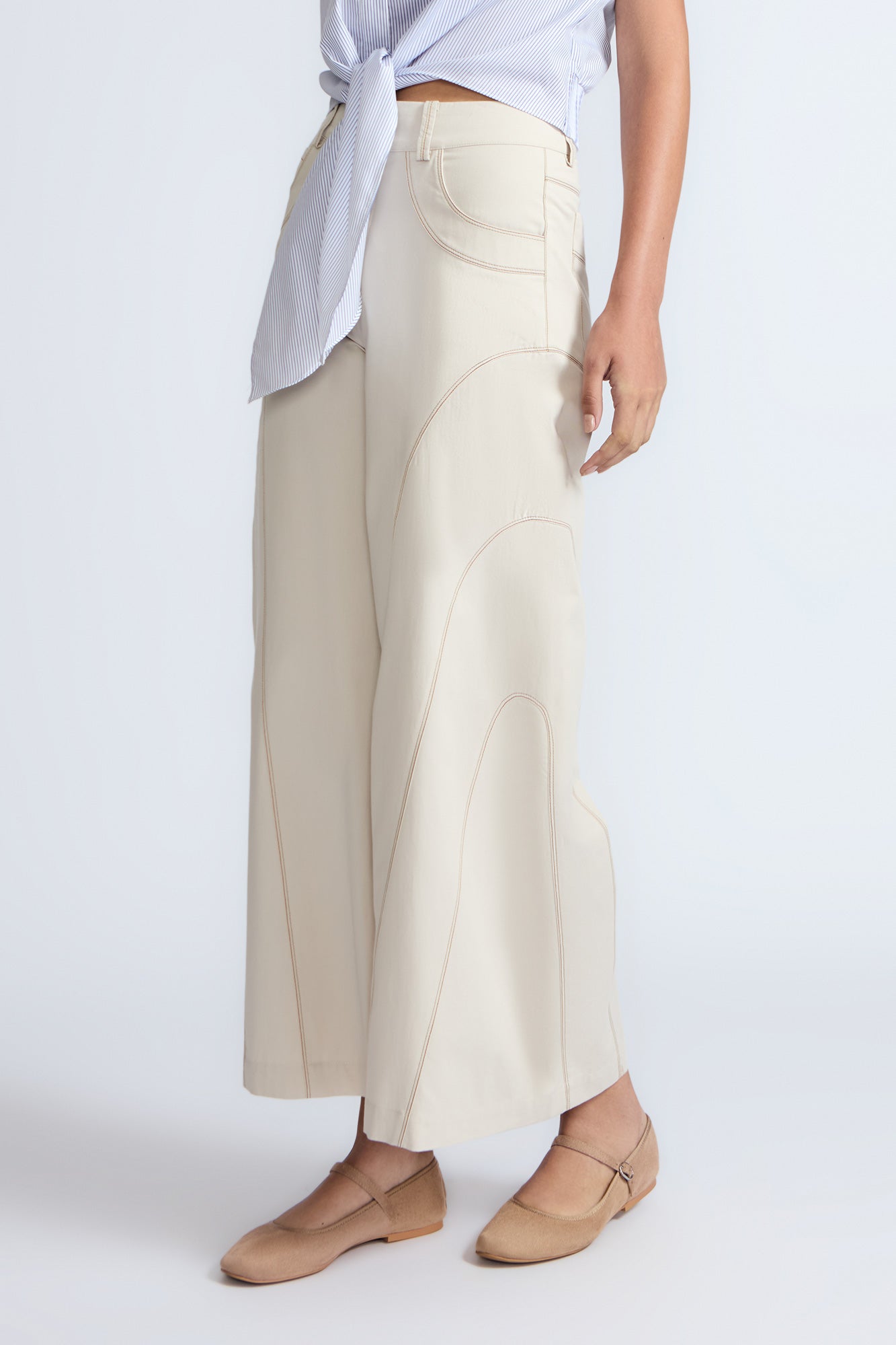 Kyla Pant in Prestine – 100% cotton palazzo pants with wide-leg silhouette and contrasting thread details on pockets and legs.