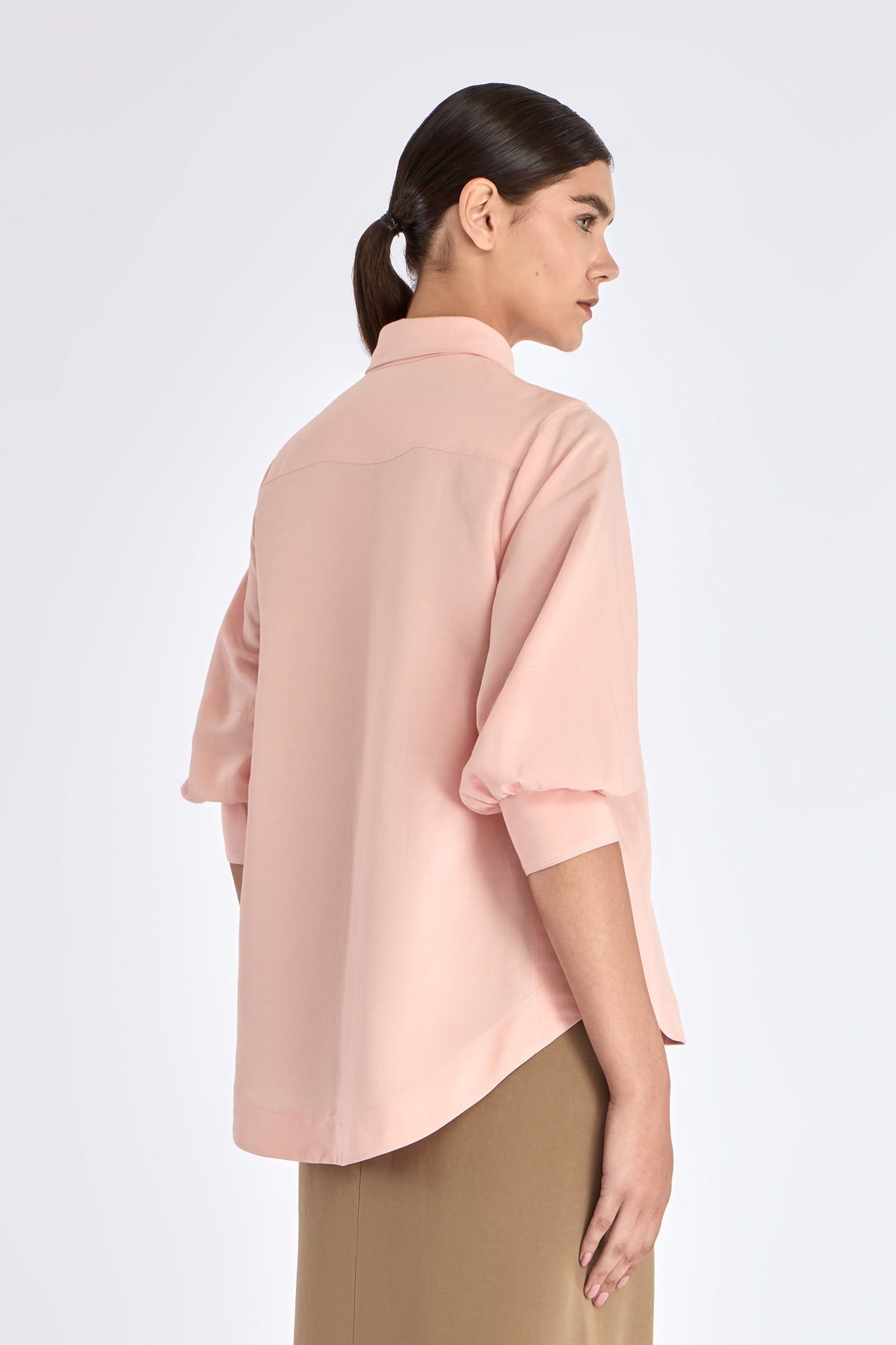 Tatiana Blouse in Rose – Linen blend blouse with shirt collar, hidden button placket, ¾ puff sleeves, and semi-elasticated cuffs.